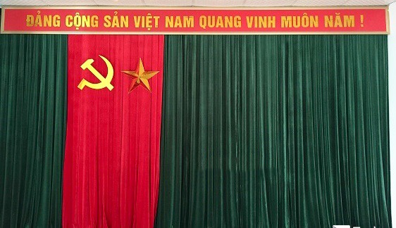 Có nên mua rèm hội trường sân khấu giá rẻ