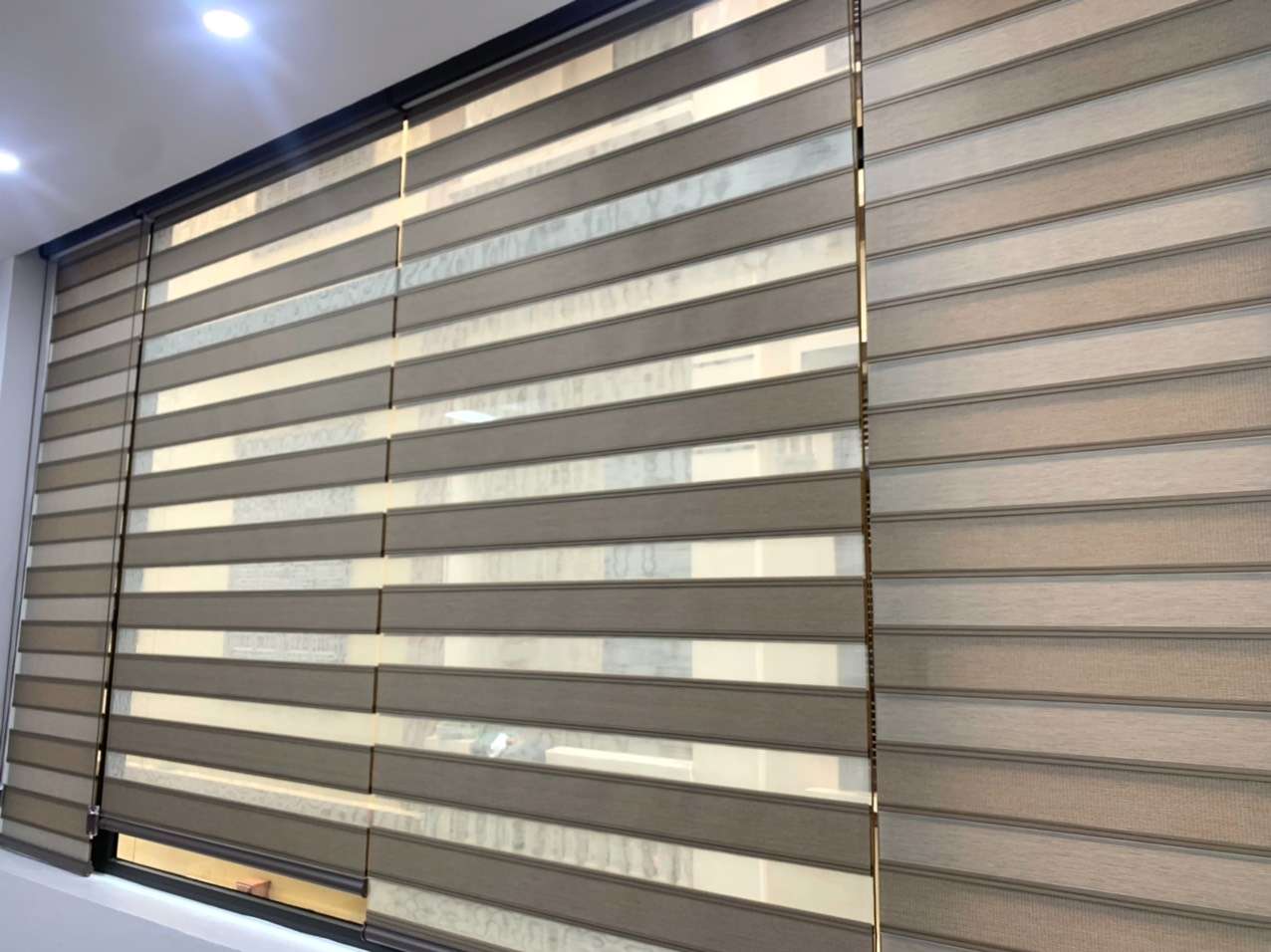 Xưởng sản xuất rèm cầu vồng