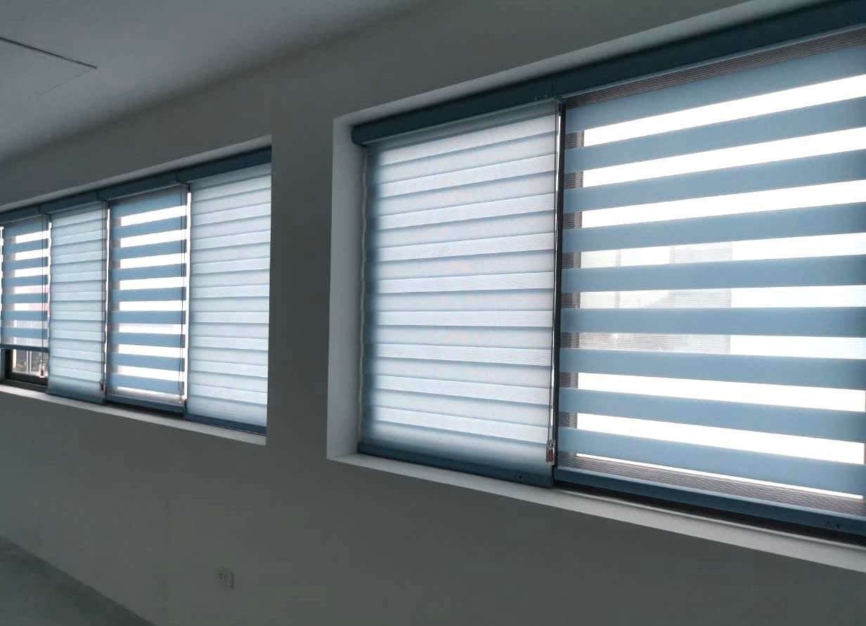 Rèm cầu vồng văn phòng tại Trương Mai, Hai Bà Trưng