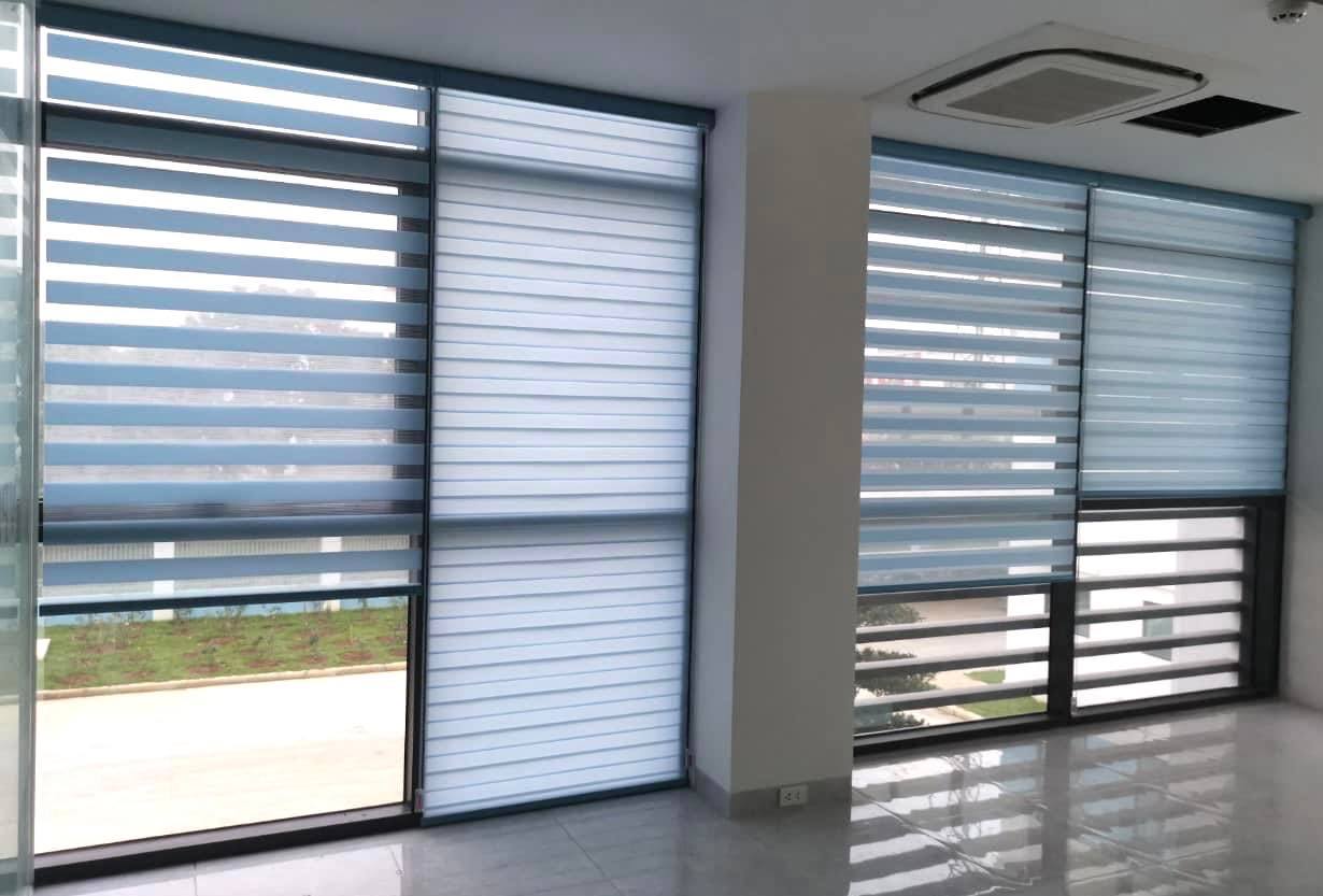 Rèm cầu vồng cửa sổ tại Bạch Mai, Hai Bà Trưng