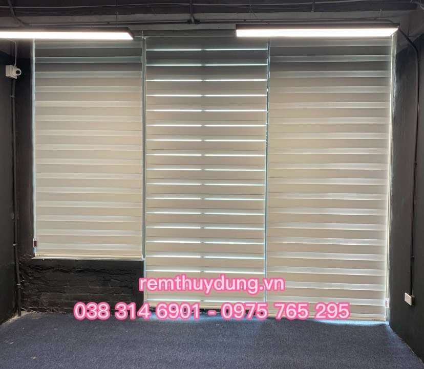 Rèm cầu vồng văn phòng tại Đường Bưởi, Tây Hồ