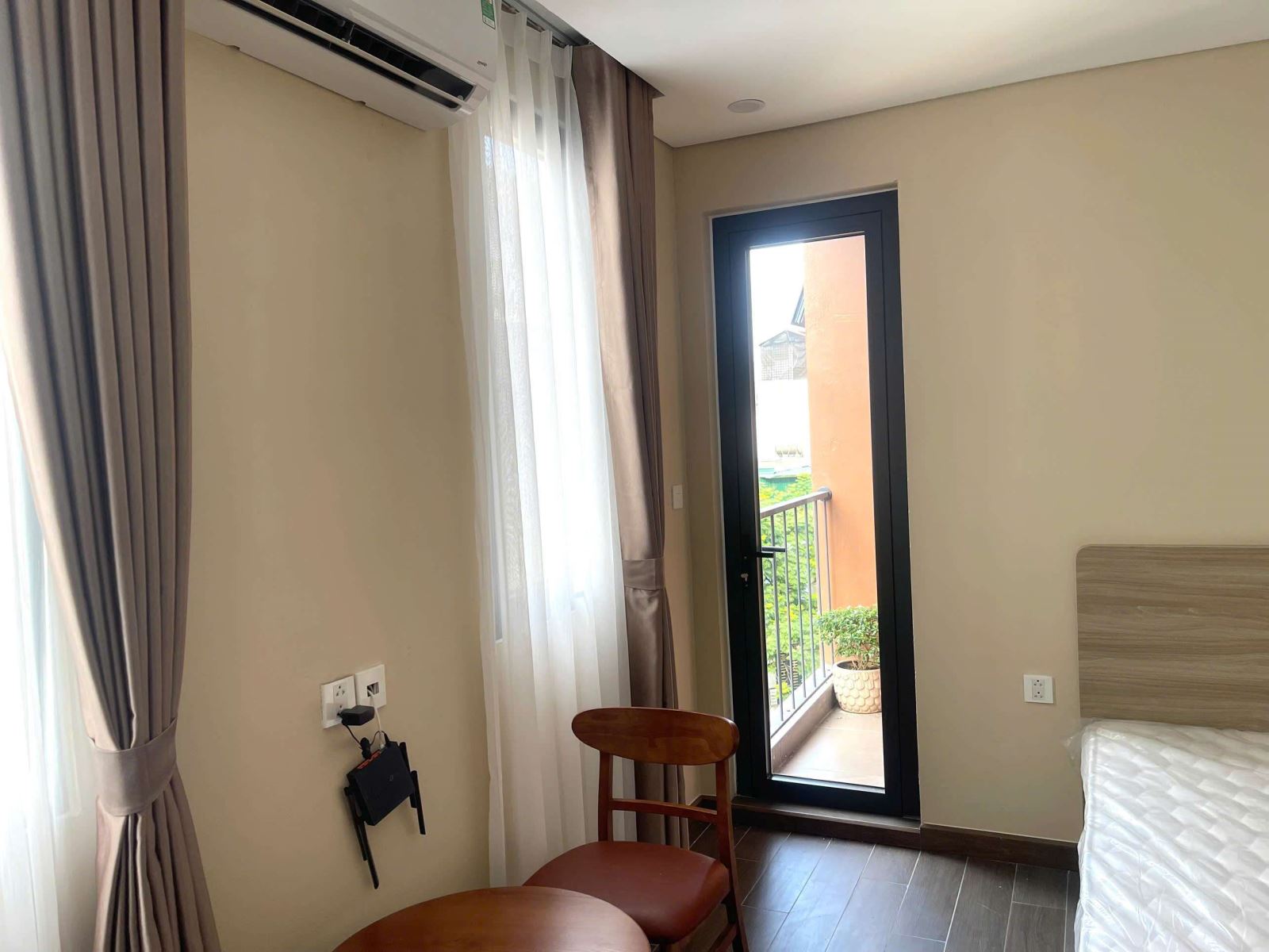 LẮP ĐẶT RÈM VẢI 2 LỚP TẠI LÔ 9E5 CẦU DIỄN