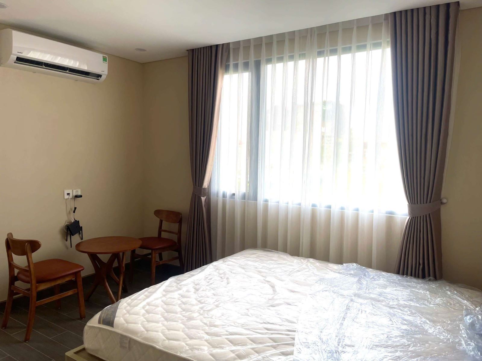LẮP ĐẶT RÈM VẢI 2 LỚP TẠI LÔ 9E5 CẦU DIỄN