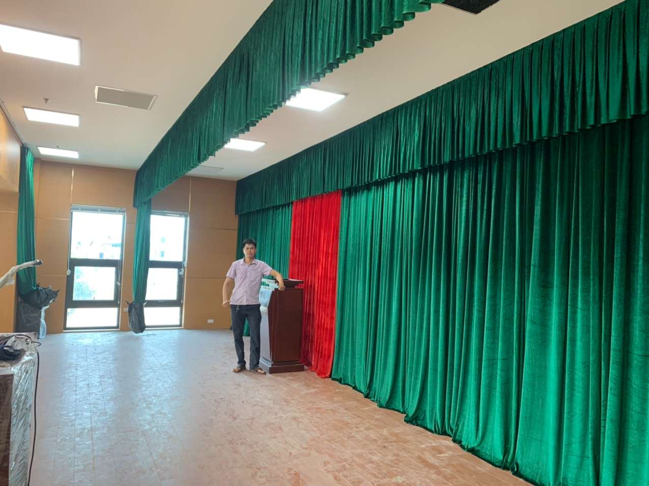 Rèm vải hội trường giá rẻ tại Cầu Giấy, Hà Nội 0975 765 295