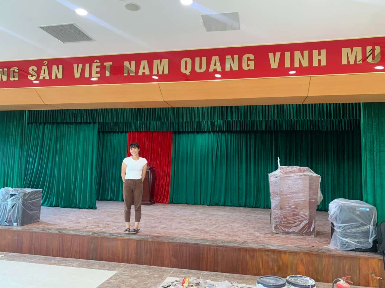 Rèm vải hội trường giá rẻ tại Cầu Giấy, Hà Nội 0975 765 295