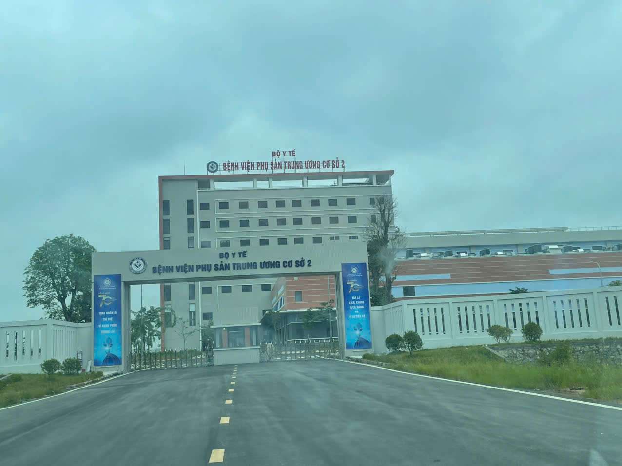 THI CÔNG RÈM TẠI BỆNH VIỆN PHỤ SẢN QUỐC OAI