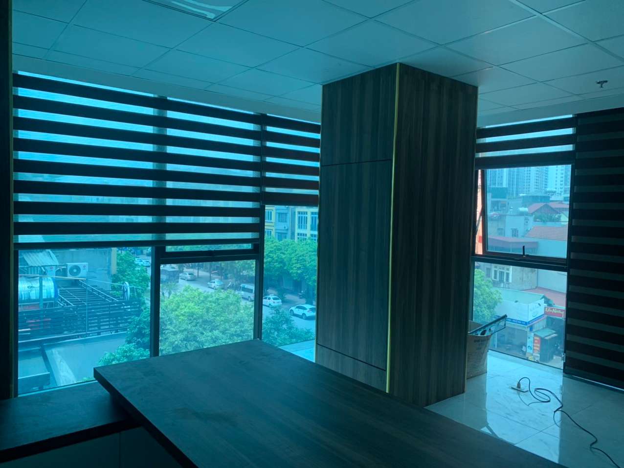 Rèm cầu vồng văn phòng tại Đường Bưởi, Tây Hồ