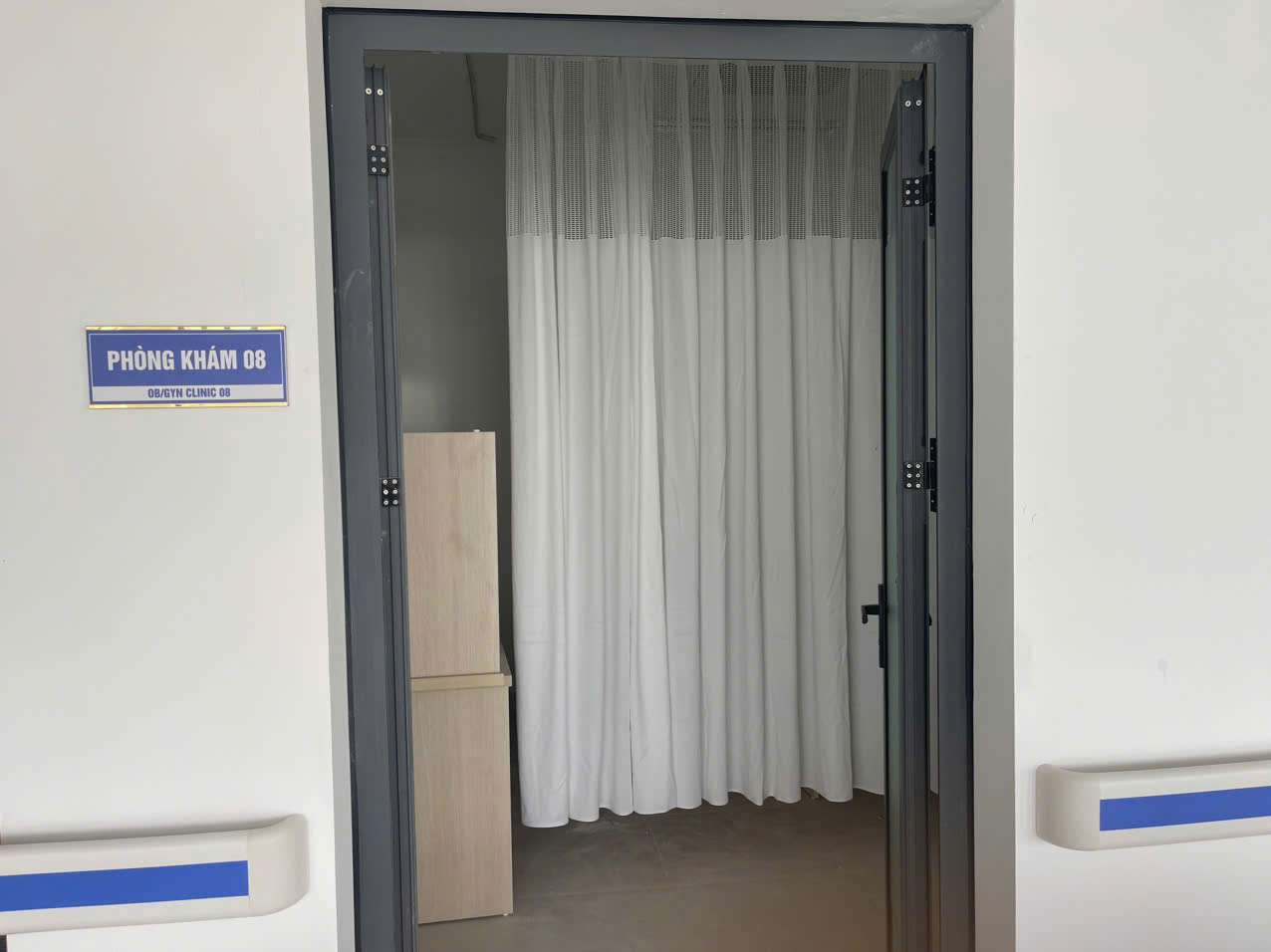 THI CÔNG RÈM TẠI BỆNH VIỆN PHỤ SẢN QUỐC OAI