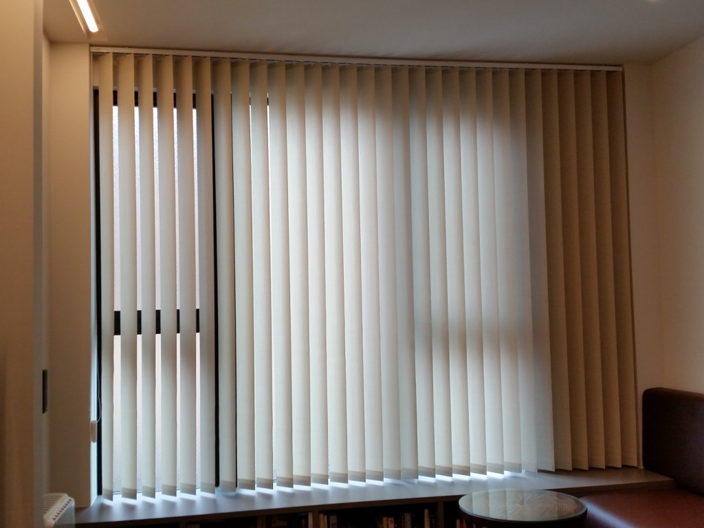 5 ưu điểm khi sử dụng rèm lá dọc văn phòng tại Thanh xuân