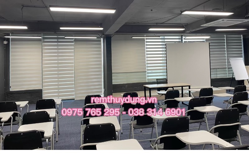 Rèm cầu vồng văn phòng tại Trương Mai, Hai Bà Trưng