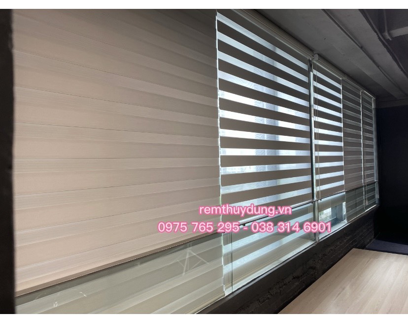 Rèm cầu vồng văn phòng tại Trương Mai, Hai Bà Trưng